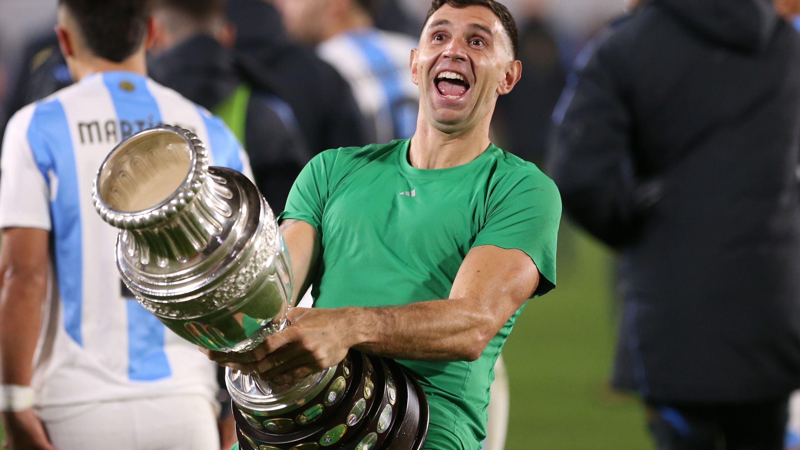 emiliano martinez emiliano martinez